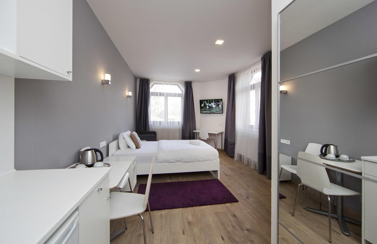 Rozmaryn Rooms & Apartments Rakovník Exterior foto